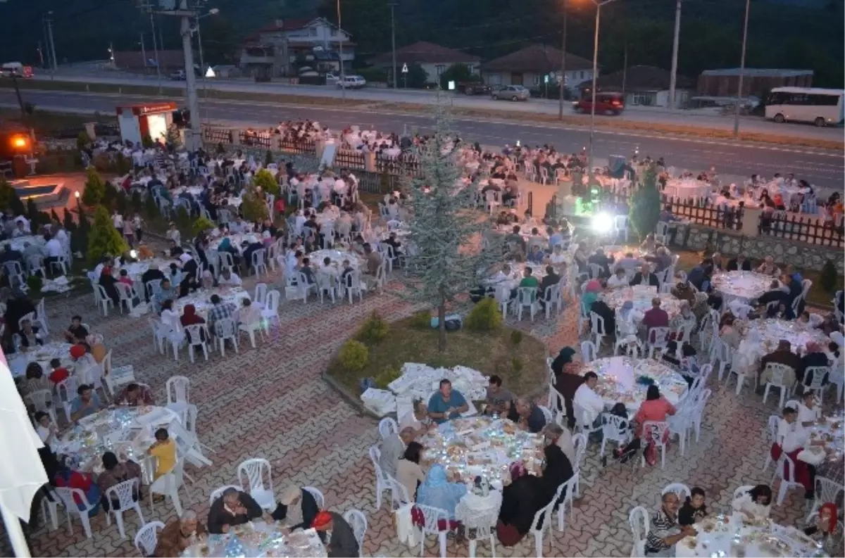 Boğaziçi Halkı Belediye İftarında Bir Araya Geldi