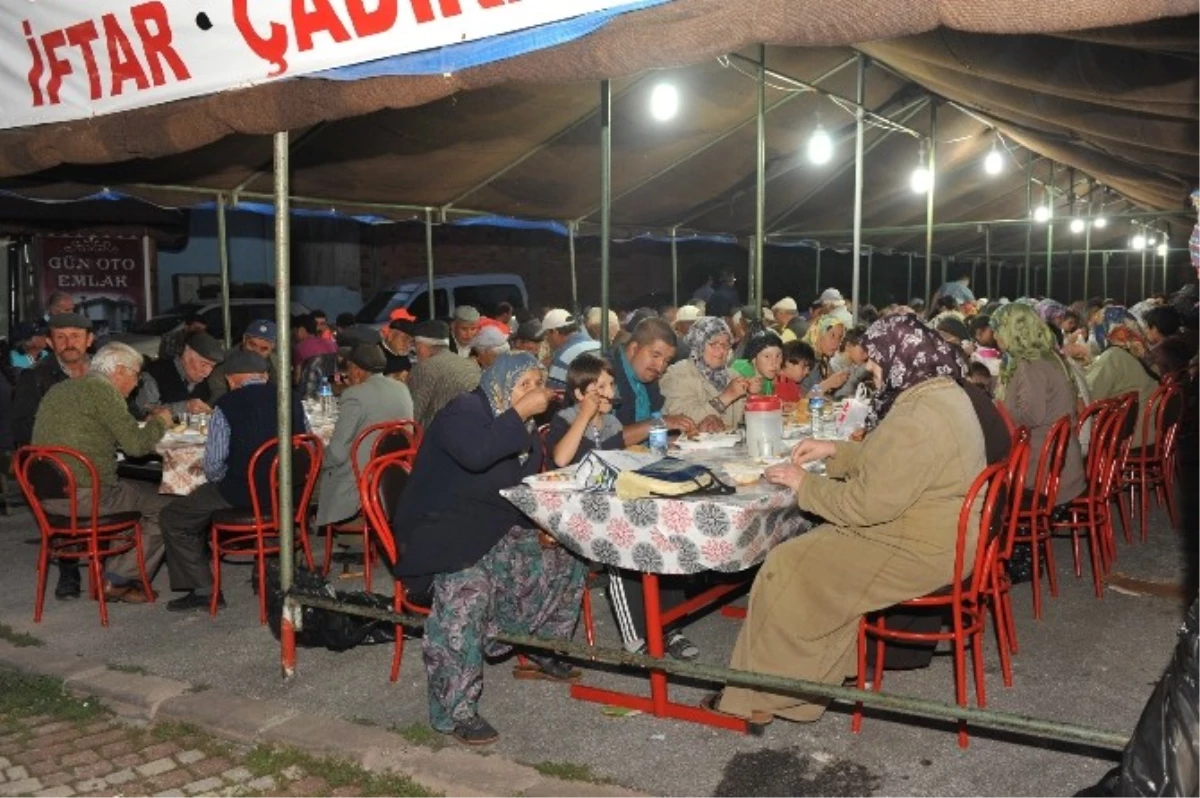 Bozüyük Belediyesi İftar Çadırı Her Akşam Görevde