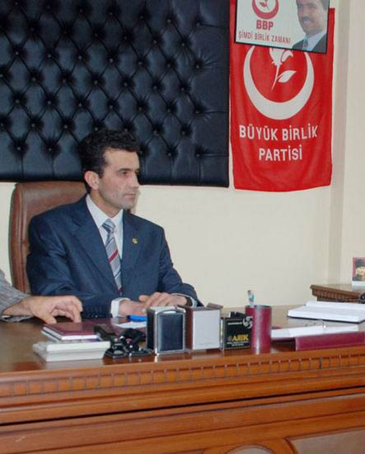 Büyük Birlik Partisi\'nde "Çatı Aday" Tepkisi Büyüyor