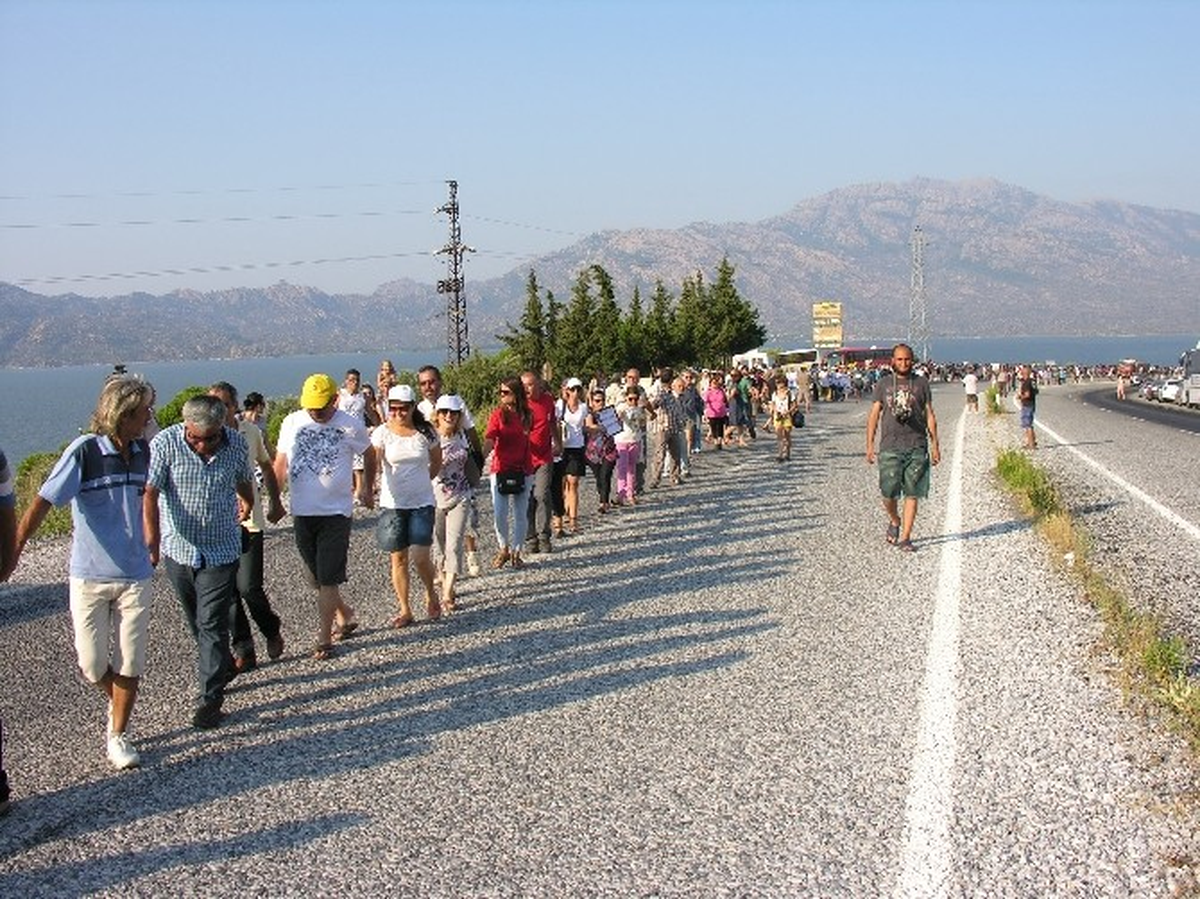 Çevrecilerden Bafa İçin Zincirli Eylem