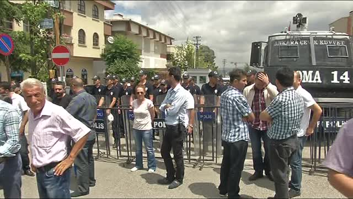 CHP\'den İsrail Büyükelçiliği\'ne Siyah Çelenk