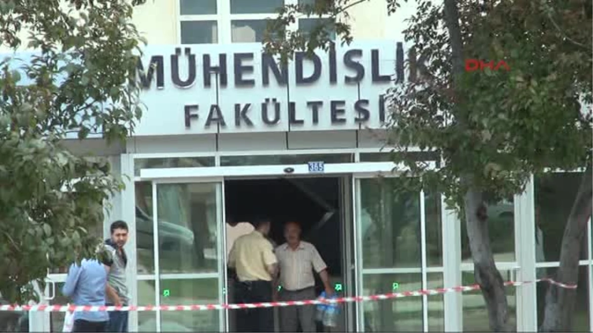 Cinayetin İşlendiği Fakültede 2 Dekan Yardımcısı İstifa Etti