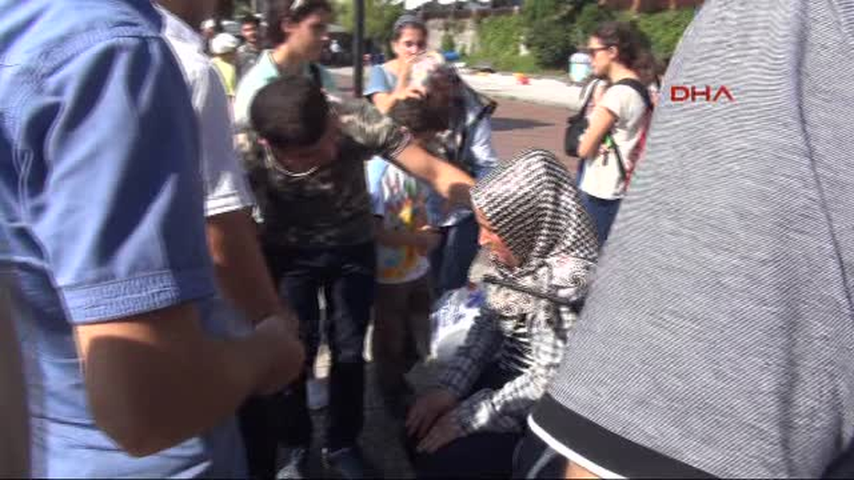Denize Atlamak İsteyen Kadını Son Anda Engellediler