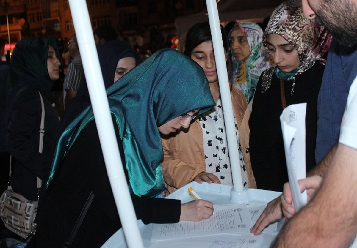 Gazze\'ye Canlı Kalkan Olmak İçin İmza Attılar