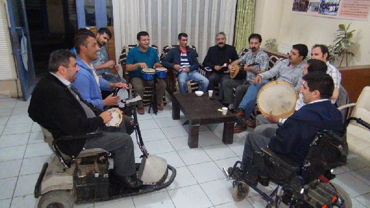 Engelliler Derneğinde Sahura Kadar Müzik Ziyafeti