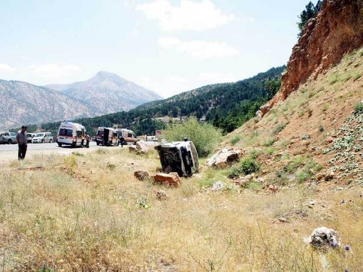 Göksun\'da Yolcu Minibüsü Devrildi: 9 Yaralı