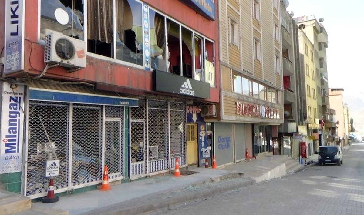 Hakkari\'de Sokağa Çıkma Yasağı Dün Geceden Beri Devam Ediyor