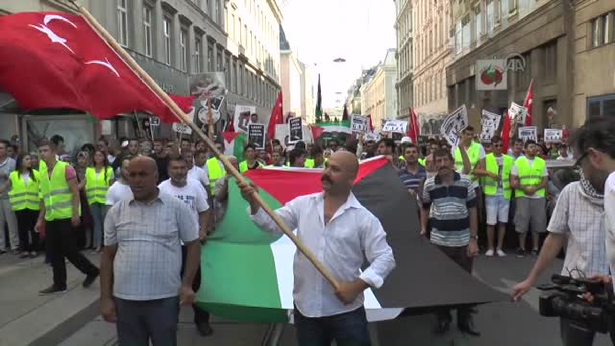 Viyana\'da 20 Bine Yakın Kişi İsrail\'i Protesto Etti