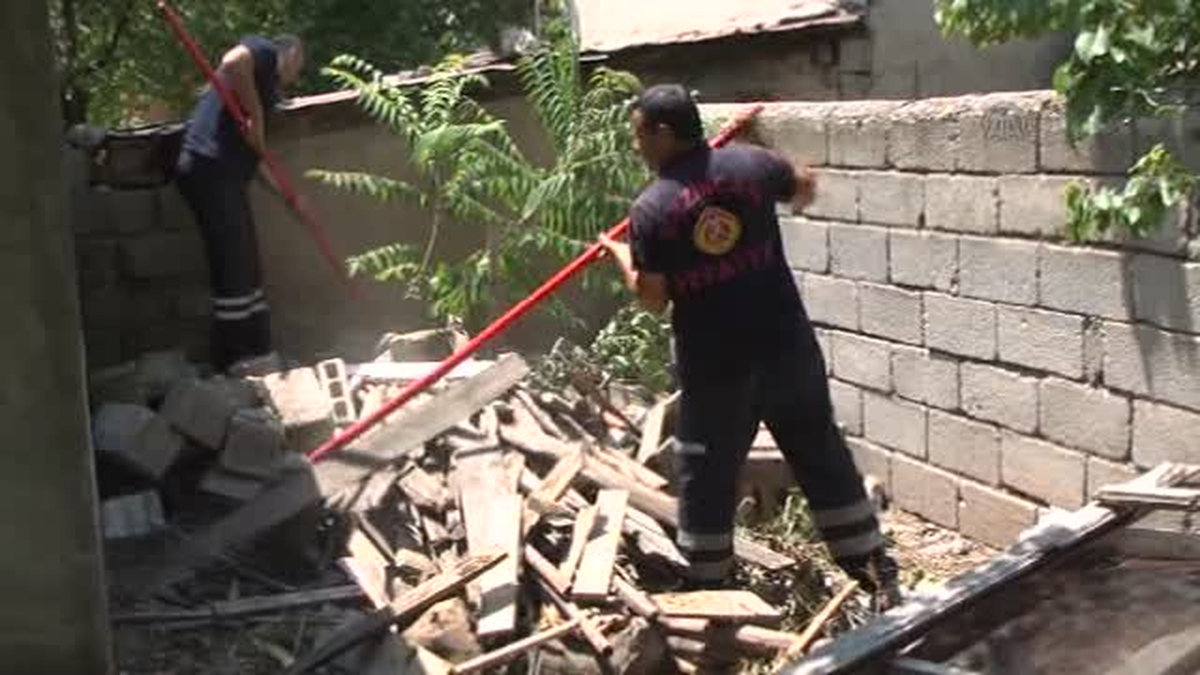İtfaiyeden "yılan" operasyonu -