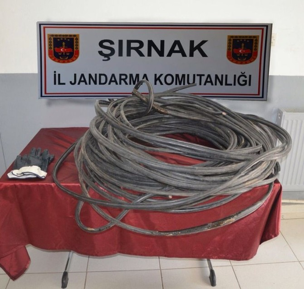 Şırnak\'ta Kablo Hırsızları Yakayı Ele Verdi