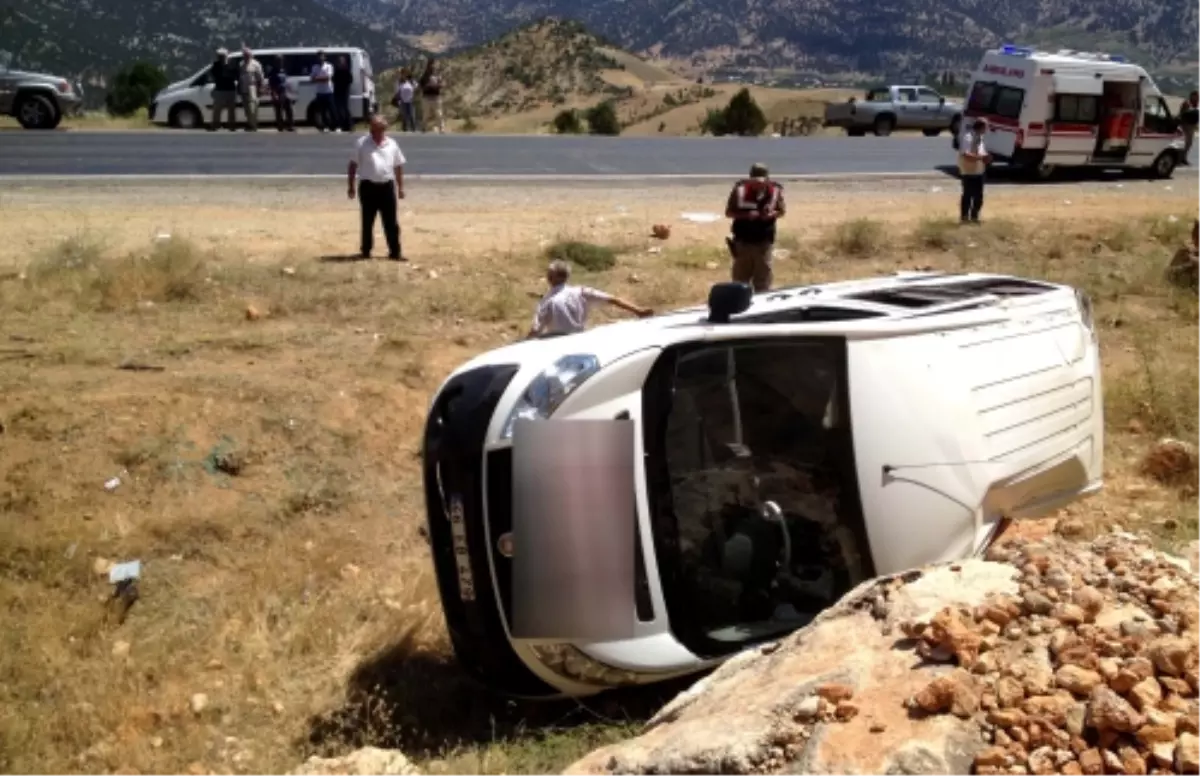 Kahramanmaraş\'ta Minibüs Devrildi: 8 Yaralı