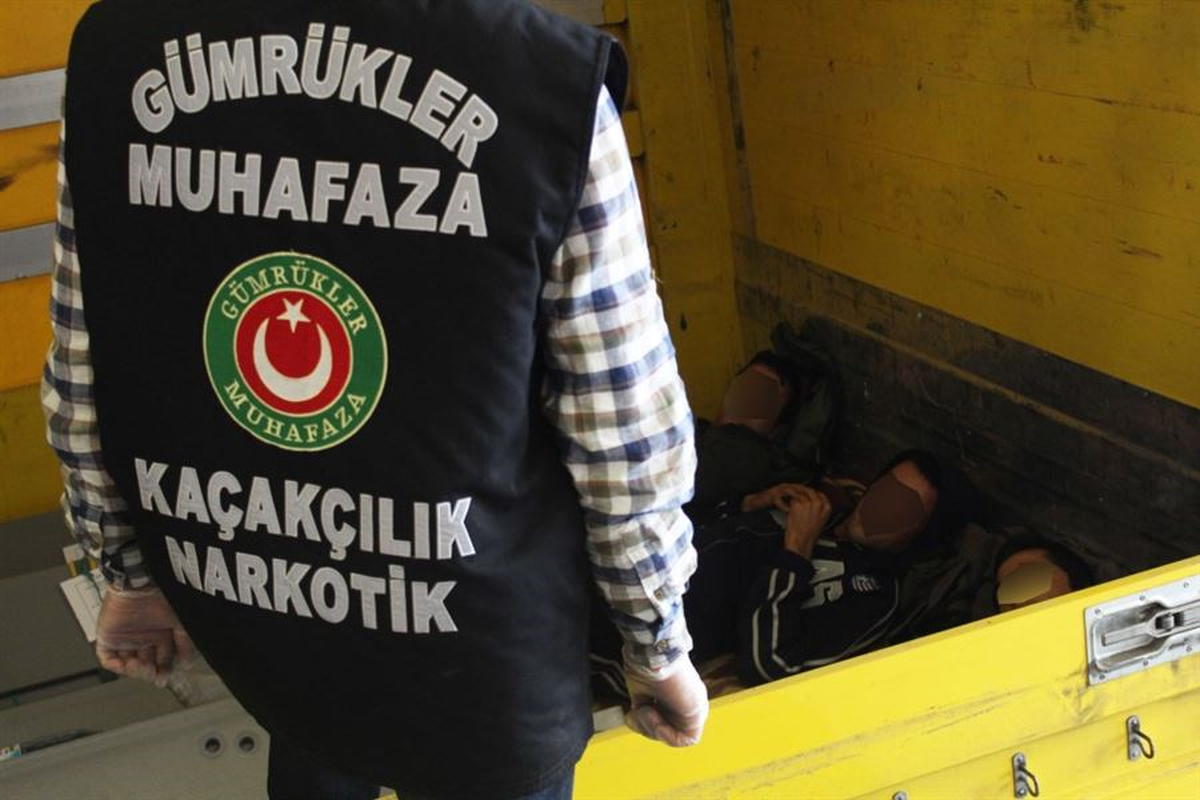 Kapıkule\'de 3 Ayrı Operasyonda 20 Kaçak Göçmen Yakalandı