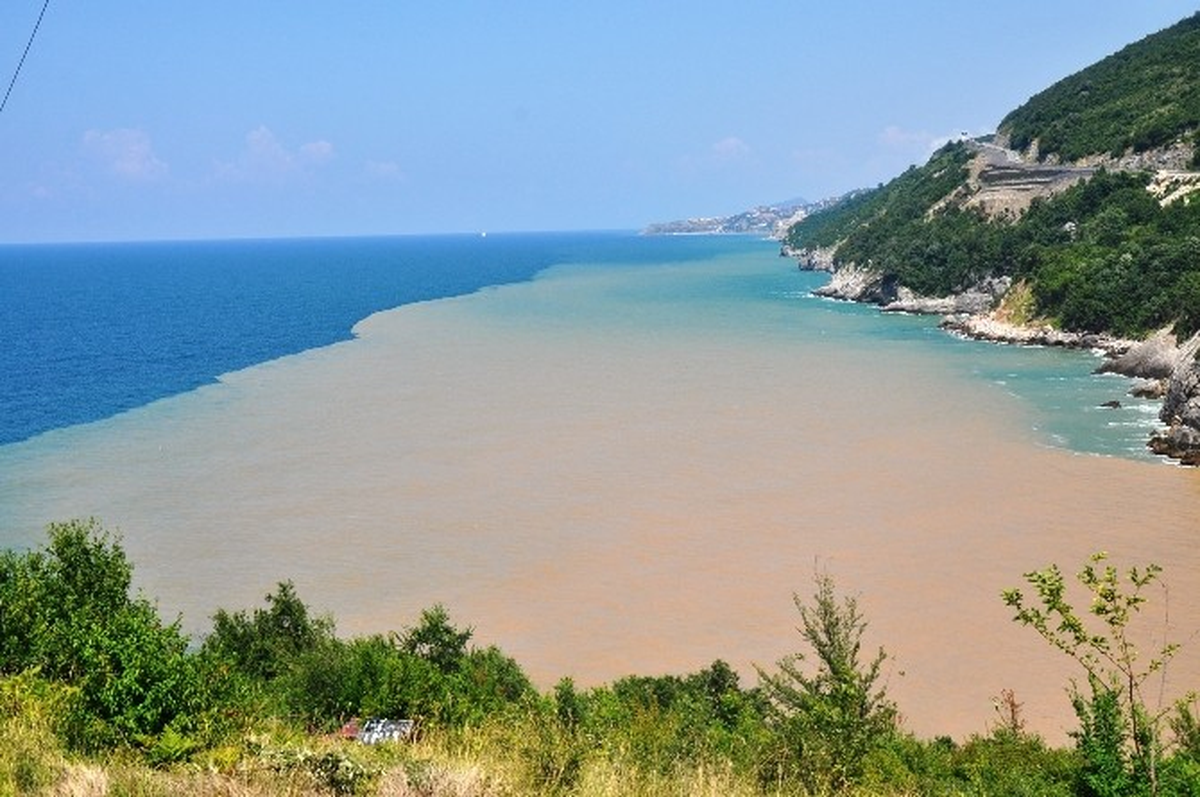 Karadeniz Çamur Gölüne Döndü