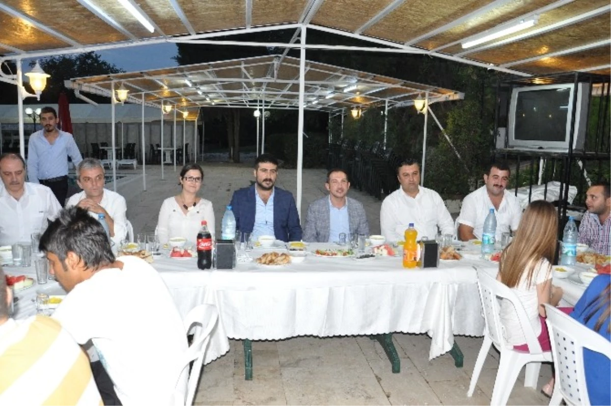 Malkara Belediye Başkanı Ulaş Yurdakul\'dan CHP Gençlik Kollarına İftar Yemeği