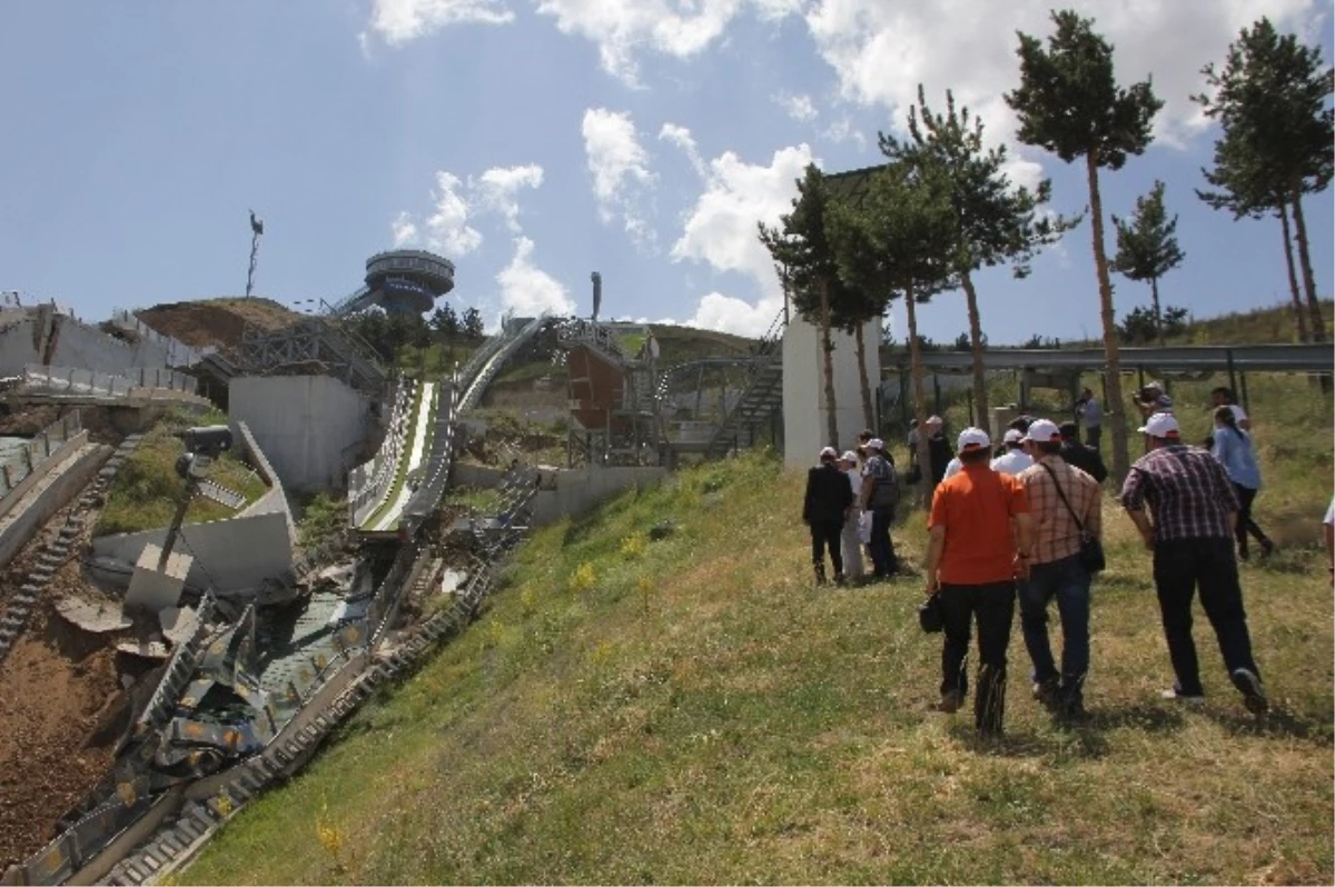 MHP\'li Öztürk, Çöken Atlama Kulelerini Meclis\'e Taşıdı