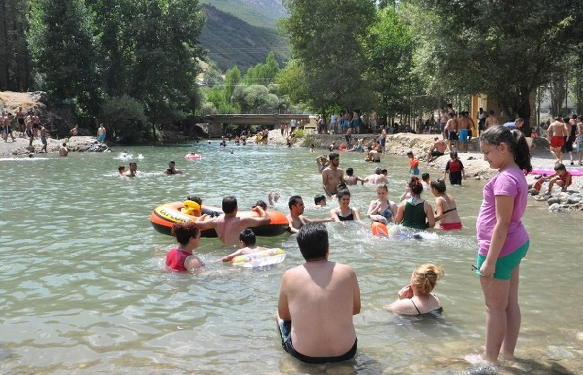 Munzur'da Plaj Keyfi