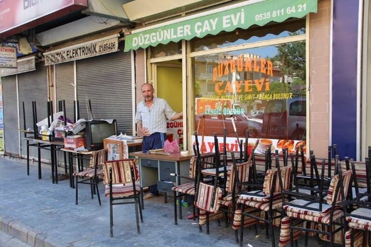 Erzurum Oltu\'da Lokanta ve Kahvehaneler Müşterileri İçin Hazır