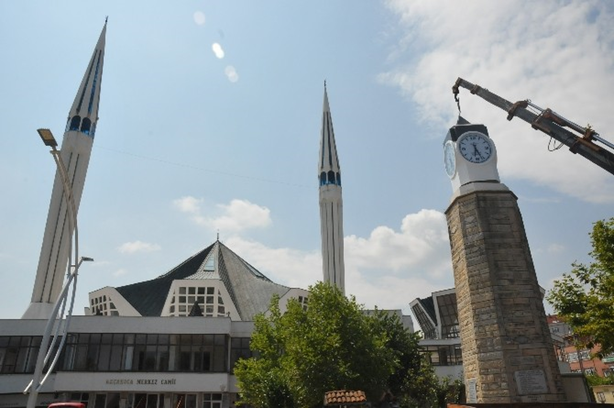 Düzce\'de Saat Kulesi Yenilendi