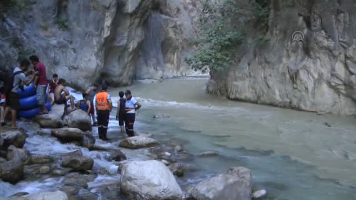 Saklıkent Kanyonu\'ndaki sel -