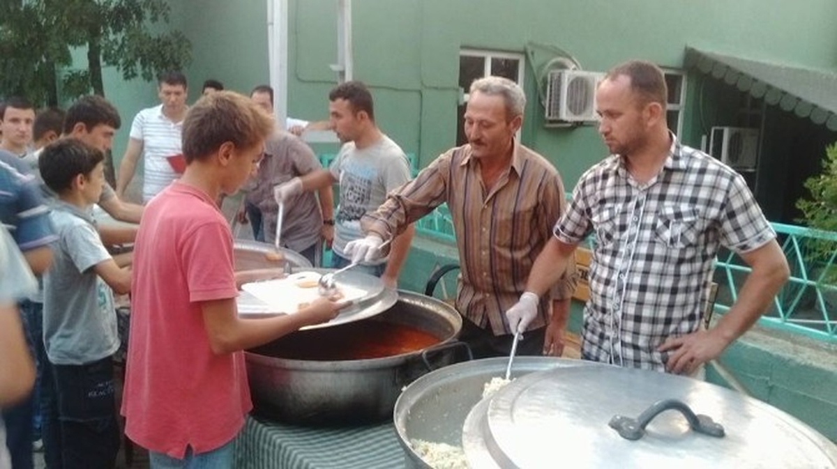 Sarıcakaya\'da \'İftar Sokakta, Ramazan Gönüllerde\' Projesi
