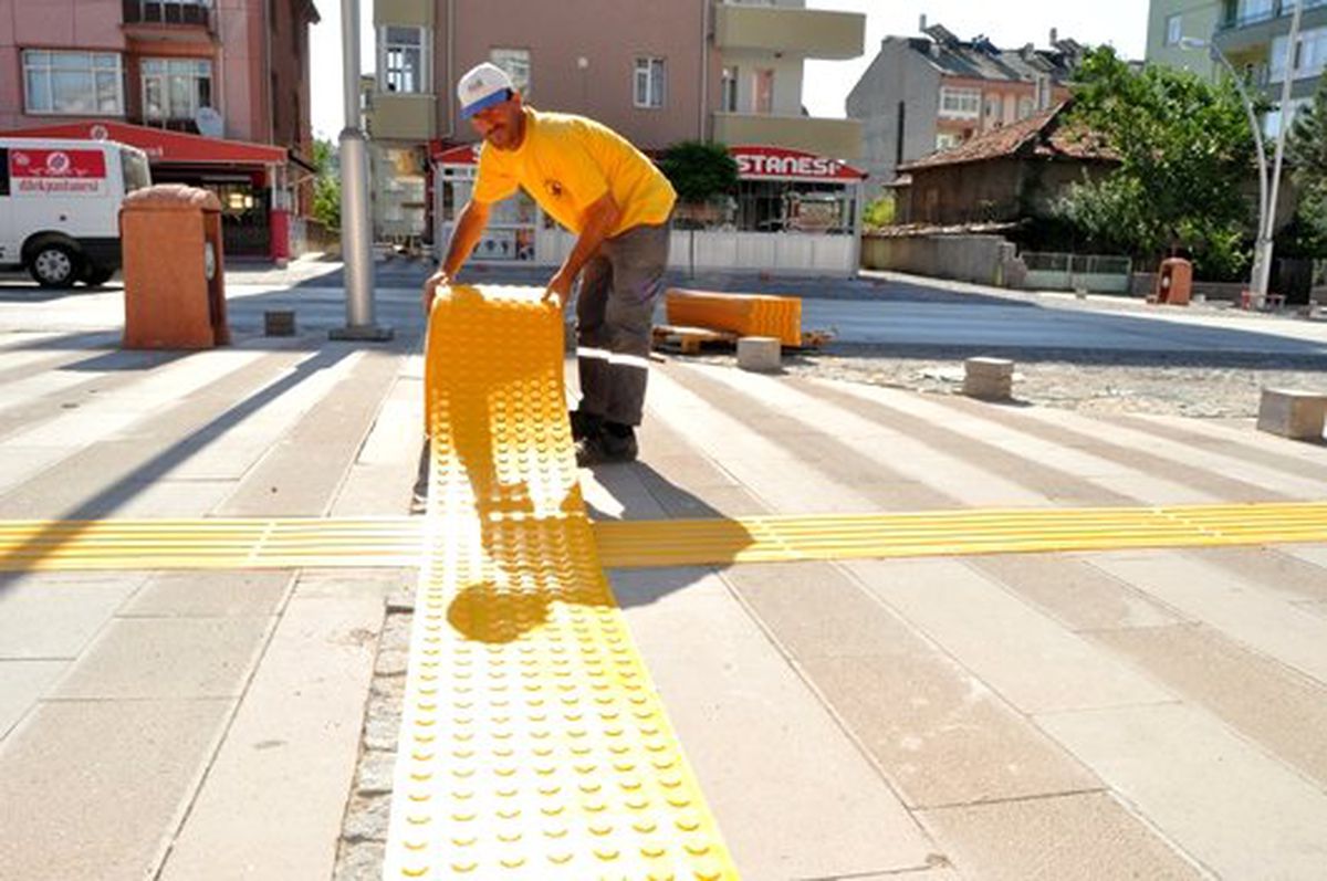 Seydişehir'de Görme Engelliler İçin Yürüme Şeridi