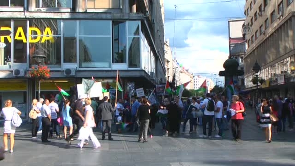 Sırbistan\'da 5 Bin Kişi İsrail\'i Protesto Etti
