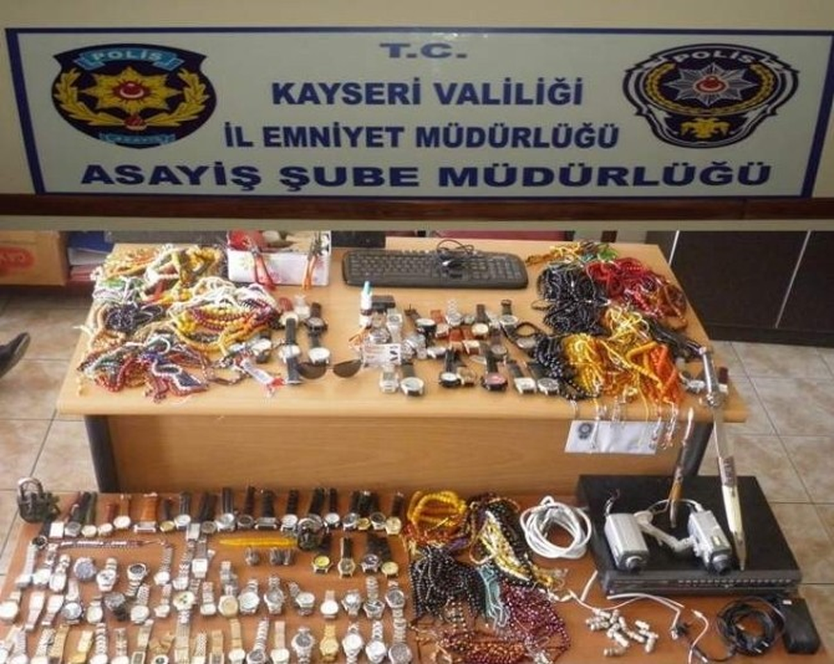 Tespih Hırsızları Yakalandı