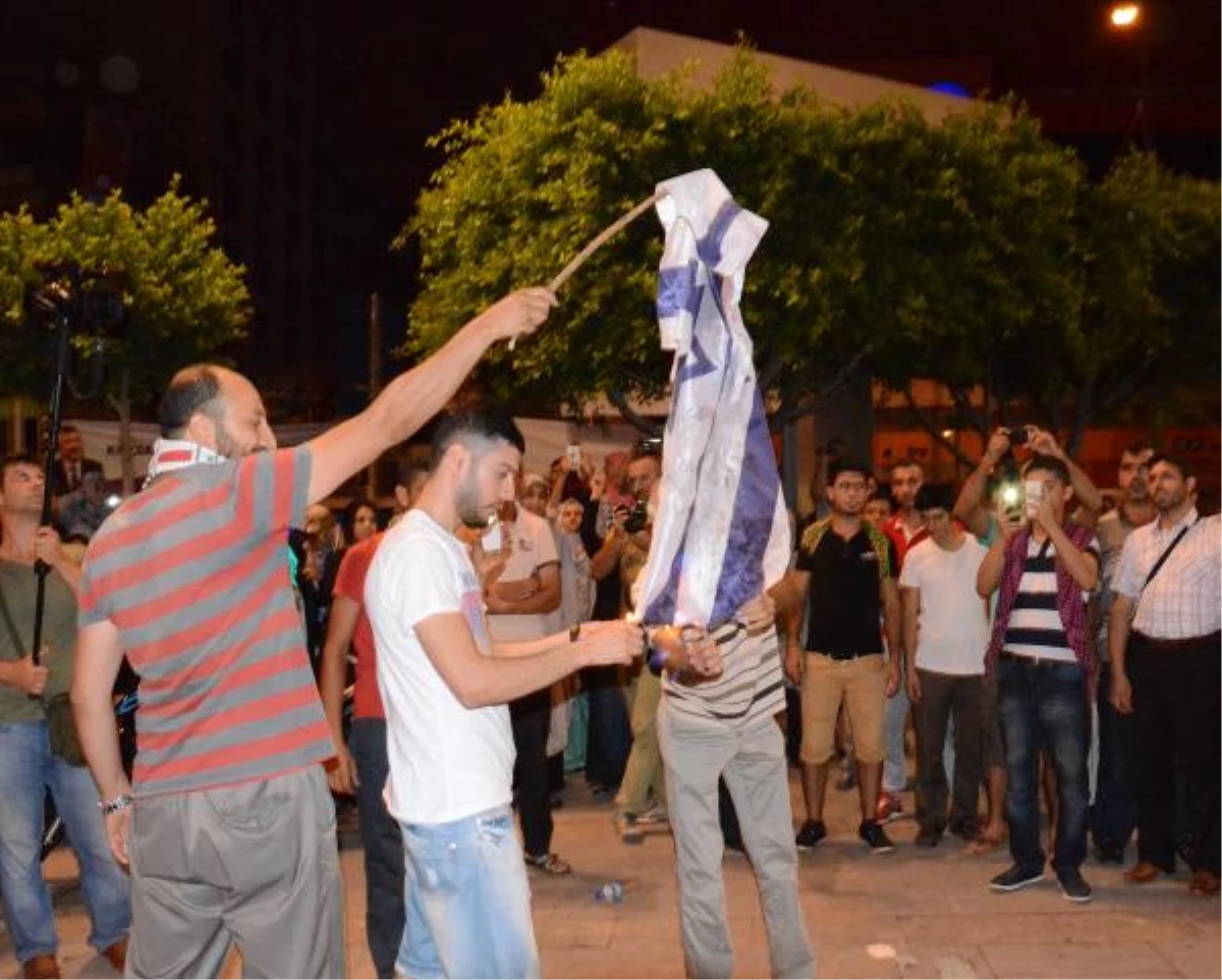 Adana\'da İsrail Bayrağı\'nı Yaktılar
