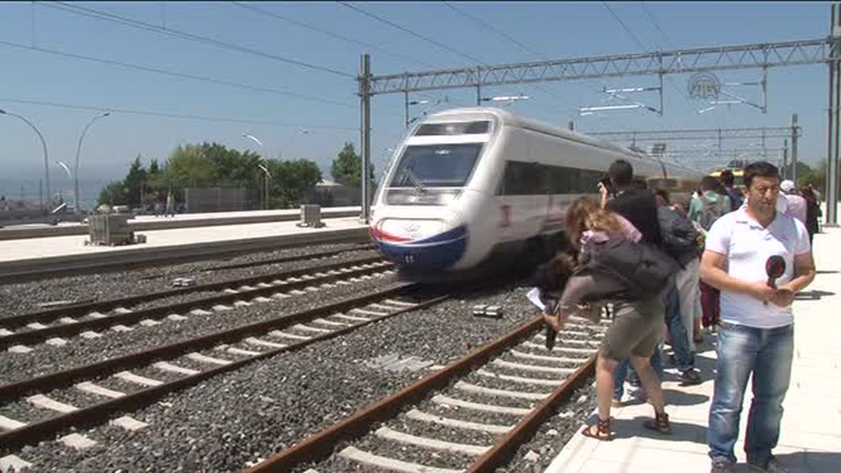 Kocaeli Valisi Topaca, YHT Hattının Deneme Sürüşüne Katıldı