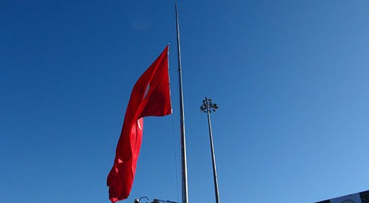 Kütahya\'da Bayraklar Yarıya İndirildi