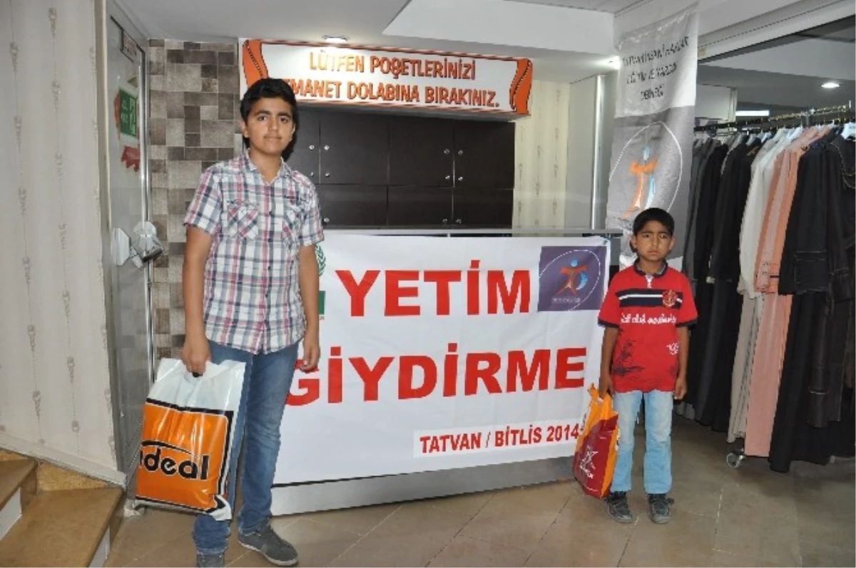 Bitlis\'te Yetim ve Fakir 600 Aileye Giyim Yardımı