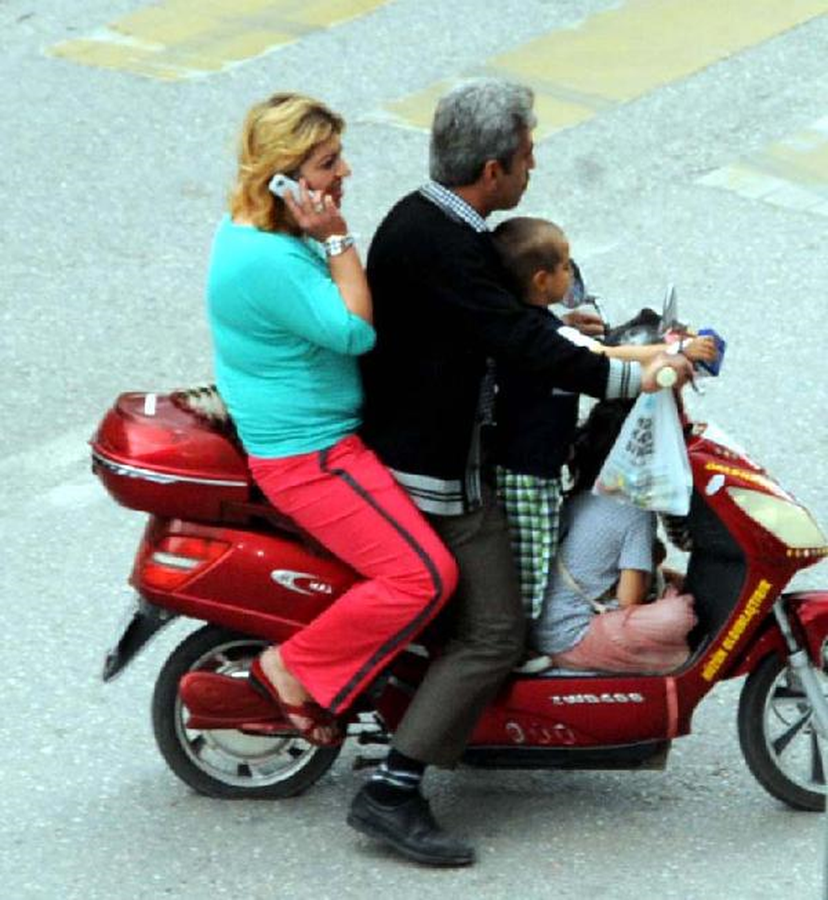 Elektrikli Bisiklette Tehlikeli Yolculuk
