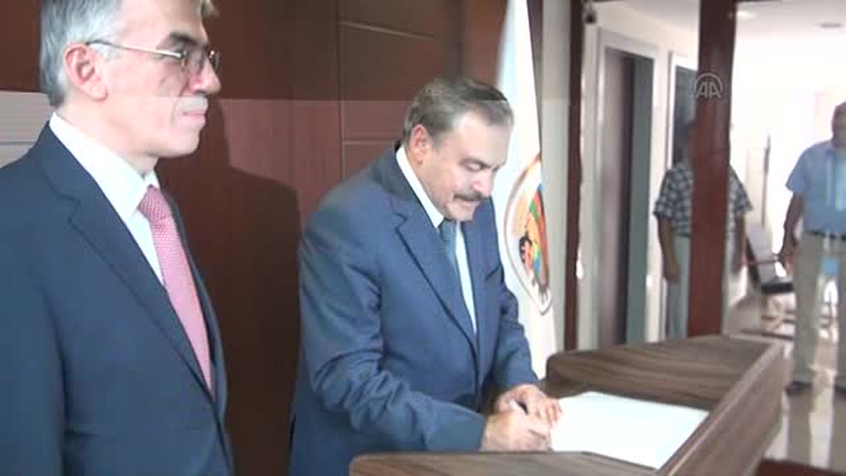 Eroğlu: "Abisinden değil de amirinden emir alacak" -
