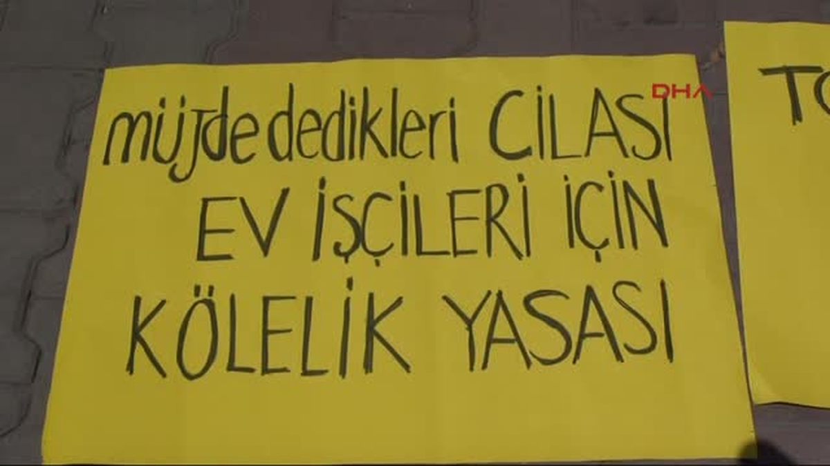 Ev İşçilerinden SGK Önünde Protesto