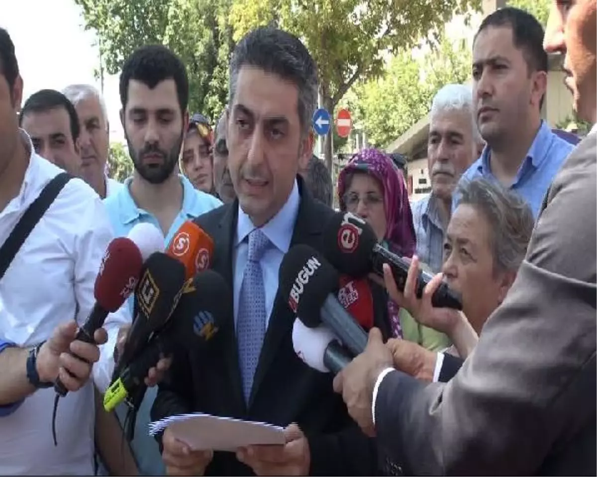 Gözaltındaki Polislerin Avukatları ve Yakınlarından Tepki