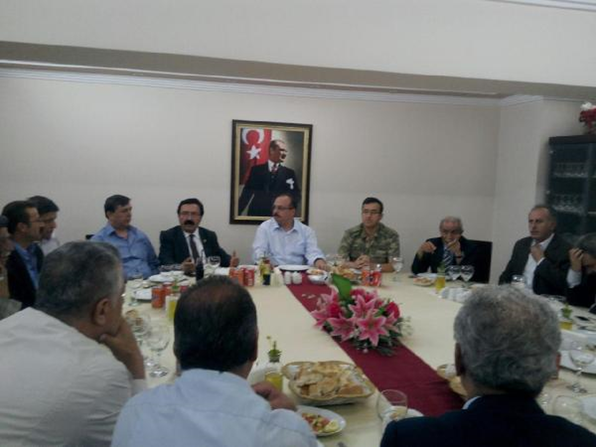 Hakkari\'de Sokağa Çıkma Yasağı Kalktı, Ancak Kepenkler Açılmadı(2)