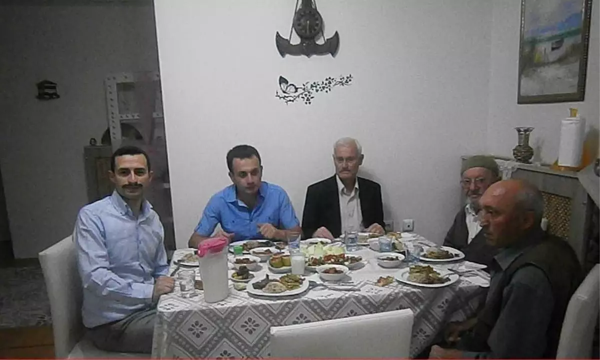 Hamamözü\'nde 65 Aileye Sıcak Yemek Servisi