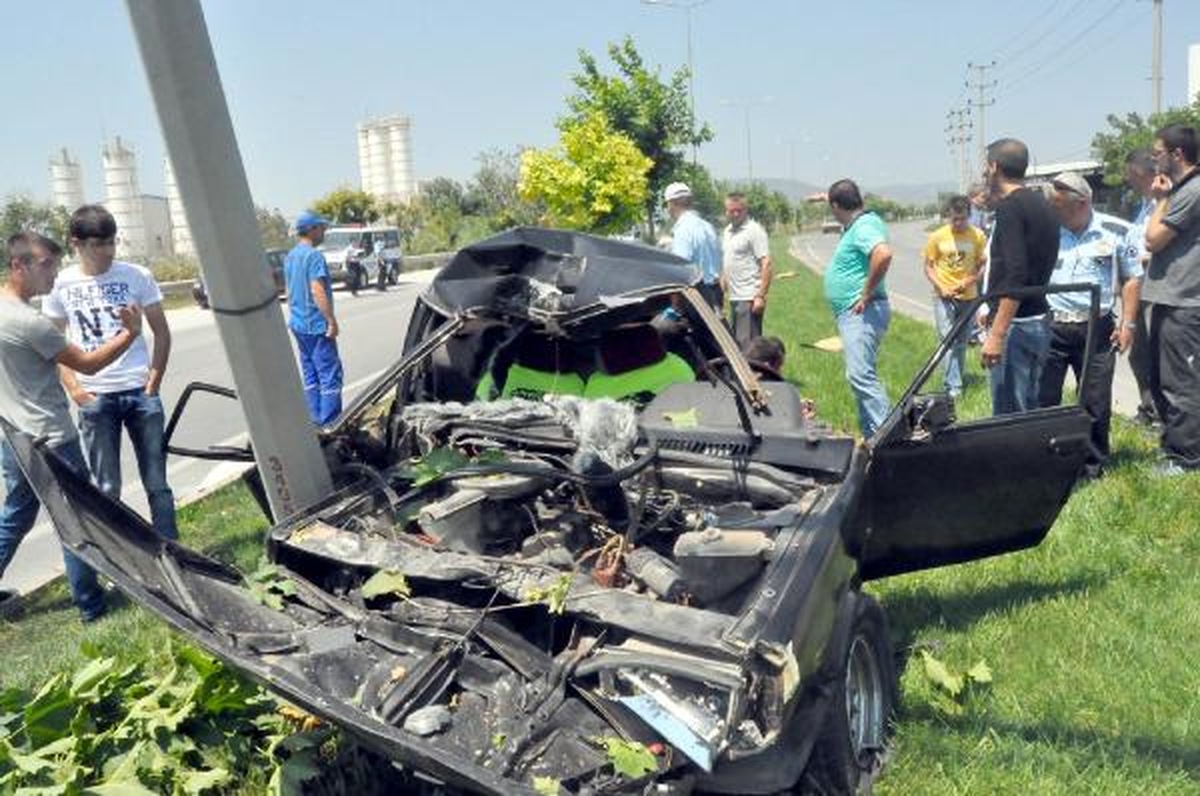 Hurdaya Dönen Otomobilden Sağ Çıktı