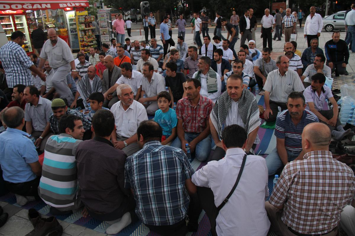 İsrail\'in Gazze Saldırılarının Protesto Edilmesi