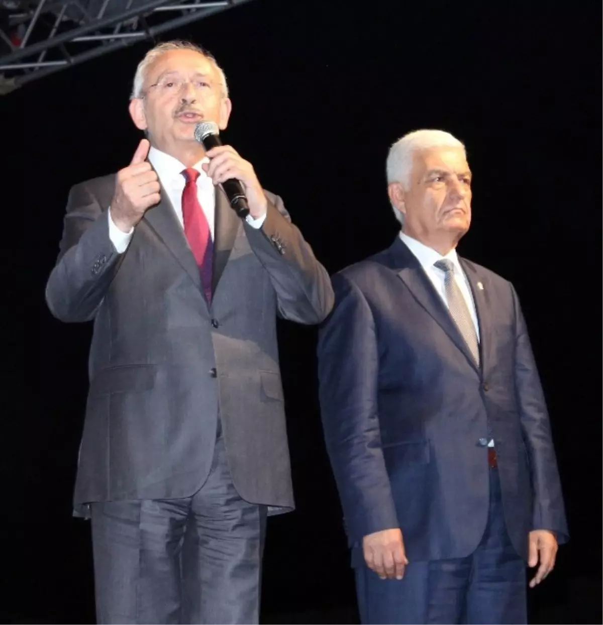 Kılıçdaroğlu, İftar Yemeğinde Çatı Adayına Oy İstedi