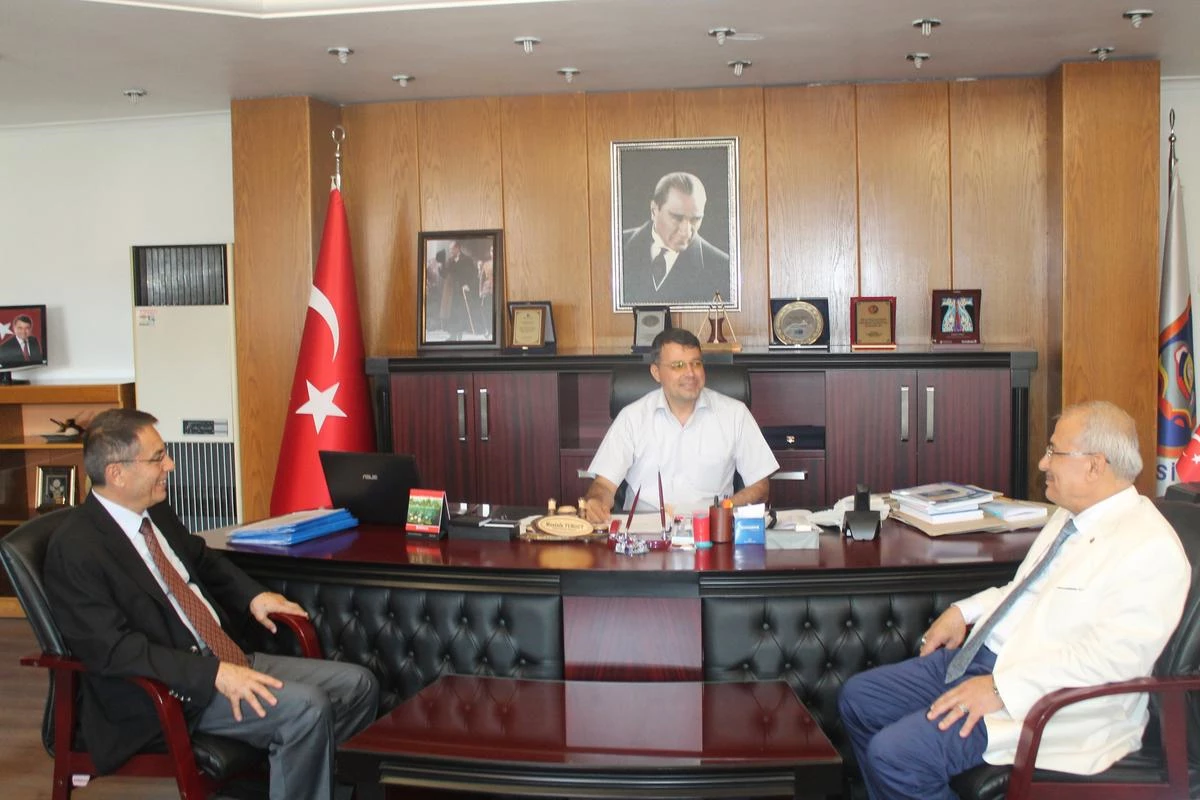 Mersin Büyükşehir Belediye Başkanı Kocamaz\'dan Silifke Ziyareti