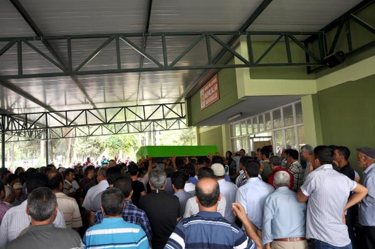 Otomobilde Yanarak Ölen Kardeşler Toprağa Verildi