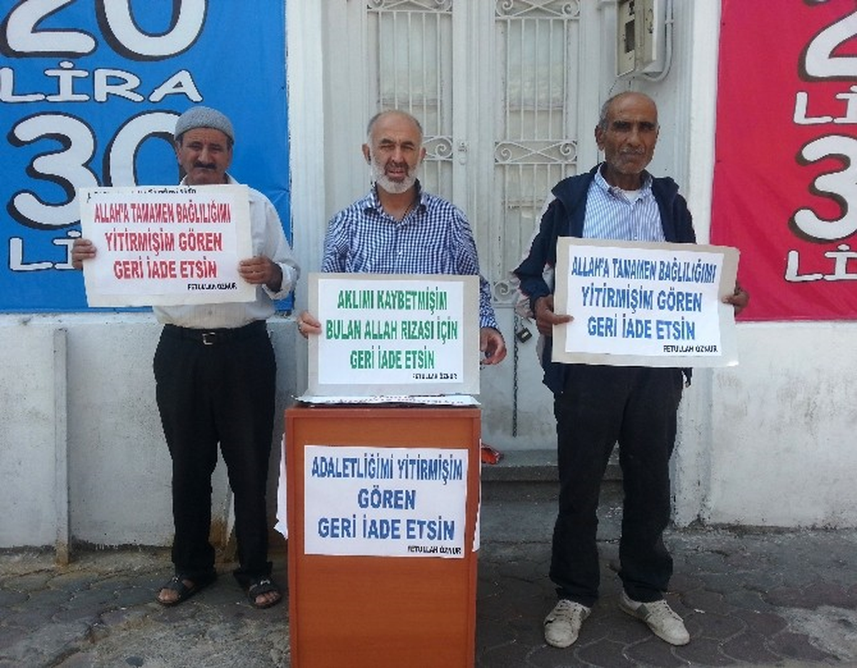 İzmirli Vatandaş Travestilerden Bıkıp Eylem Düzenledi
