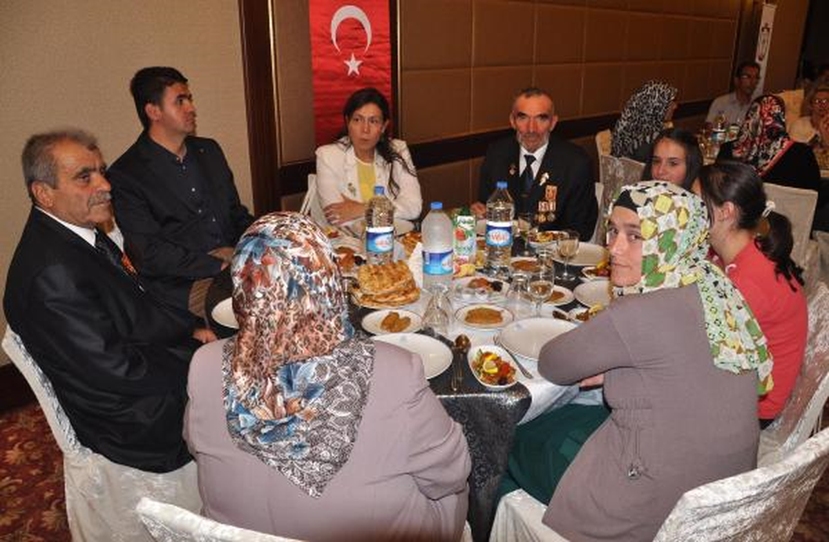 Şehit Aileleri ve Gaziler İftarda Buluştu