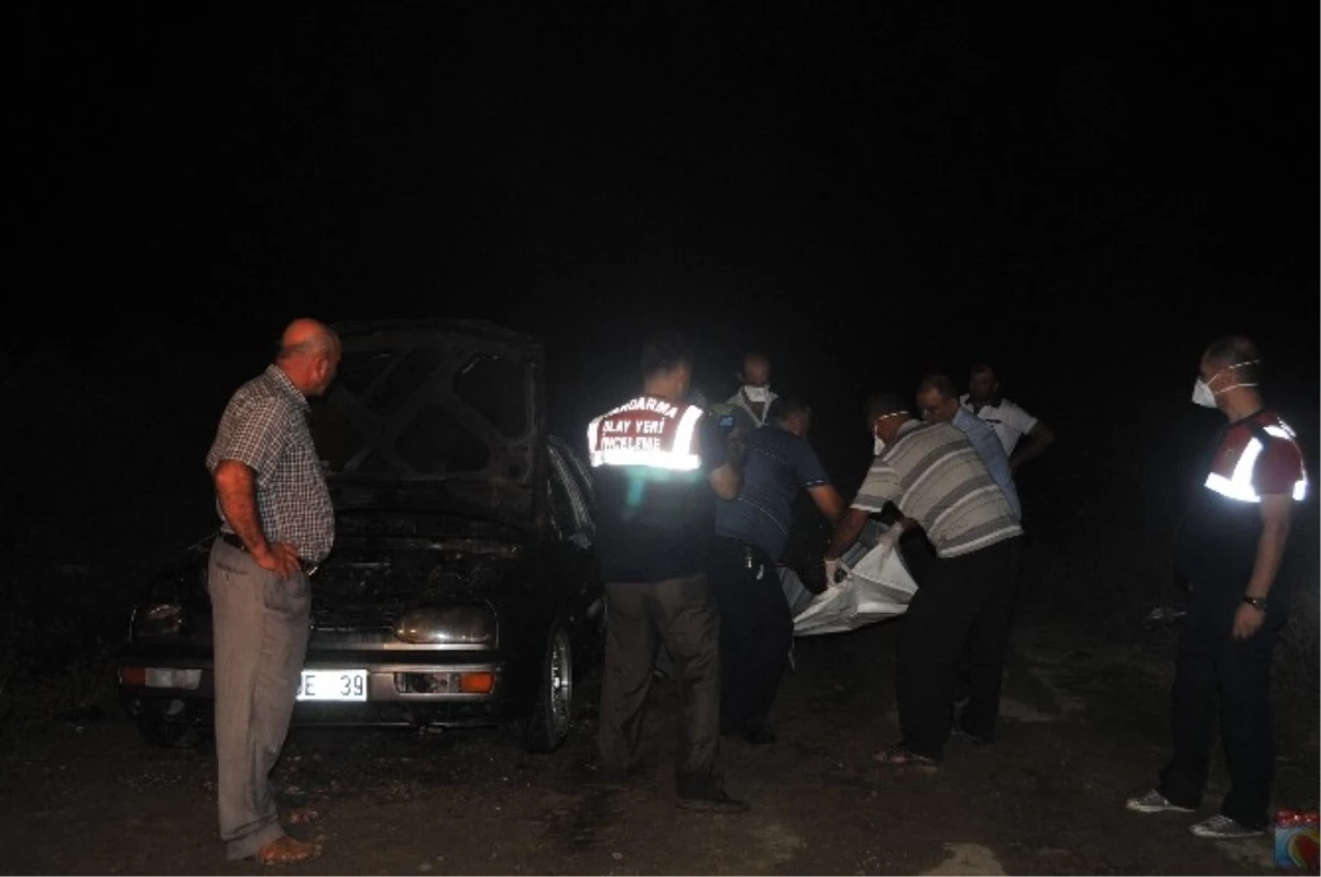 Mersin\'de Seyir Halindeki Otomobil Yandı: 2 Ölü, 2 Yaralı