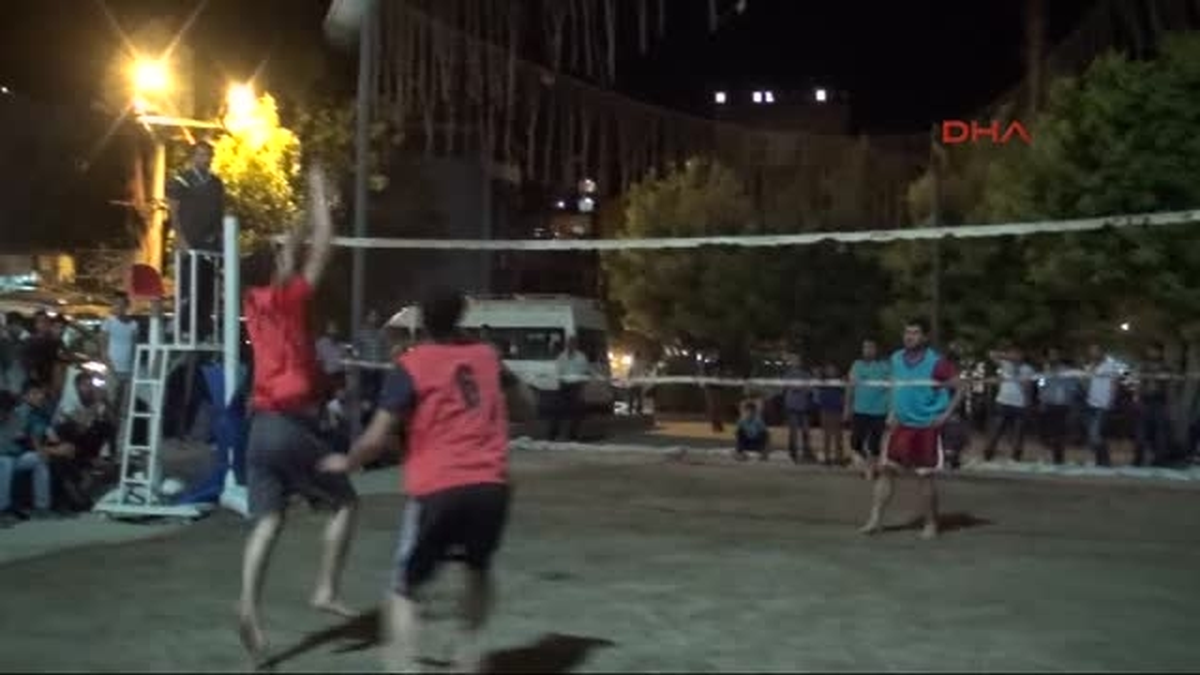 Şırnak\'ta Plaj Voleybolu Turnuvası