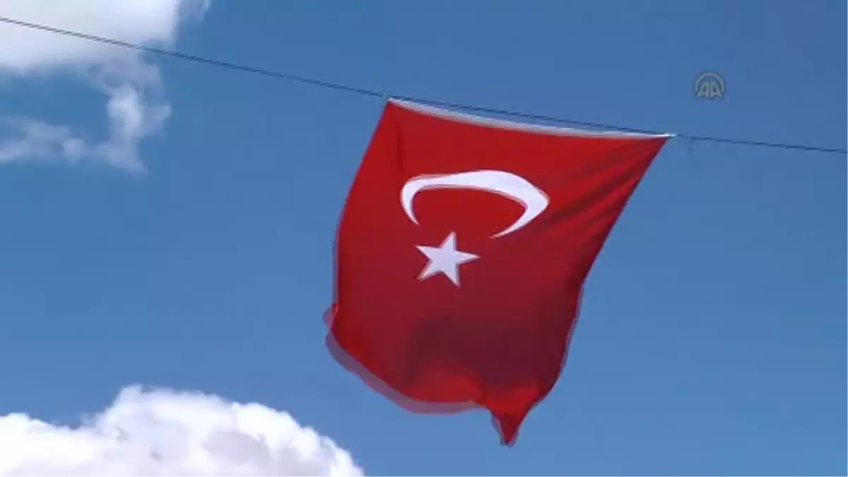 Suriye sınırında şehit olan Sarıkaya\'nın baba ocağı -