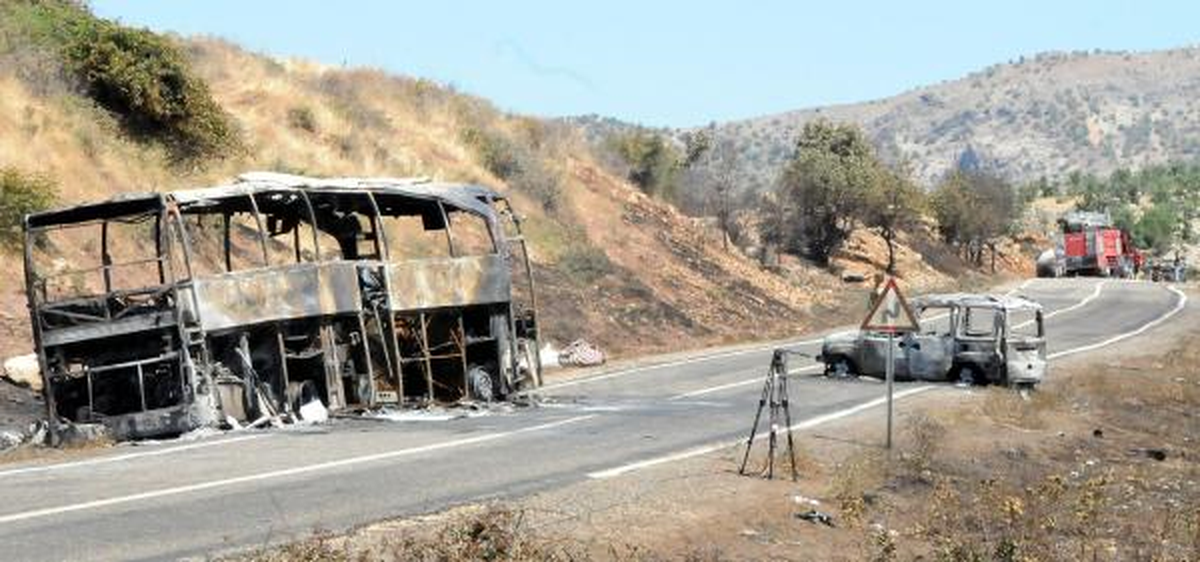 Lice\'deki Tanker Faciasında 2 Kilometre Ötedeki Evler de Hasar Gördü