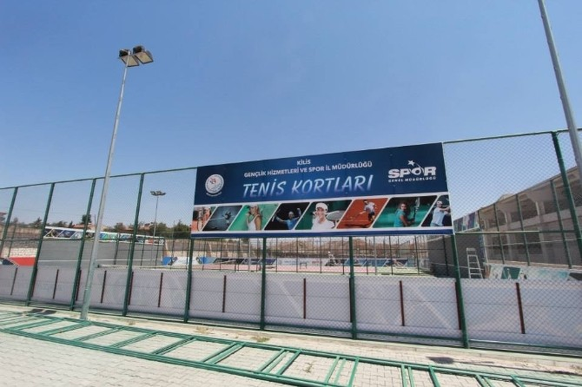 Tenis Kortlarında İyileştirme Yapıldı