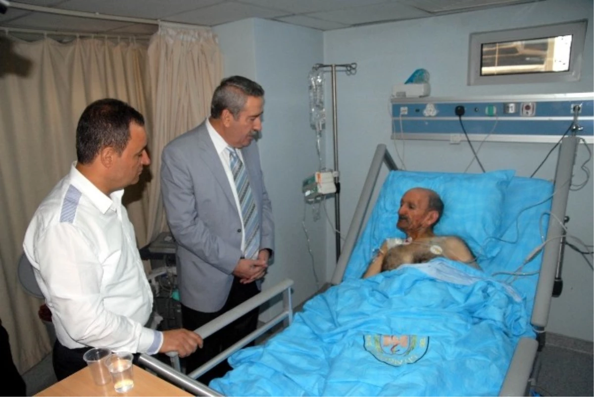 Vali Kıraç, Kazada Yaralananları Hastanede Ziyaret Etti
